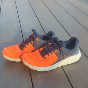 Kids Under Armour Unisex KickIt2 Low Utility Running Shoes Size 6Y